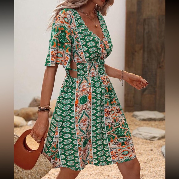 Boho floral print butterfly sleeve tie back dress - Picture 7 of 16